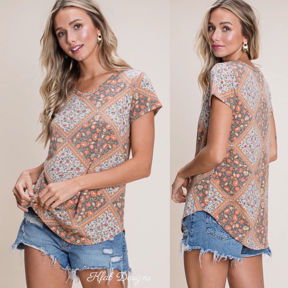 LAST 1! V Neck Super Soft Mosaic Floral Print Top! - Picture 2 of 8